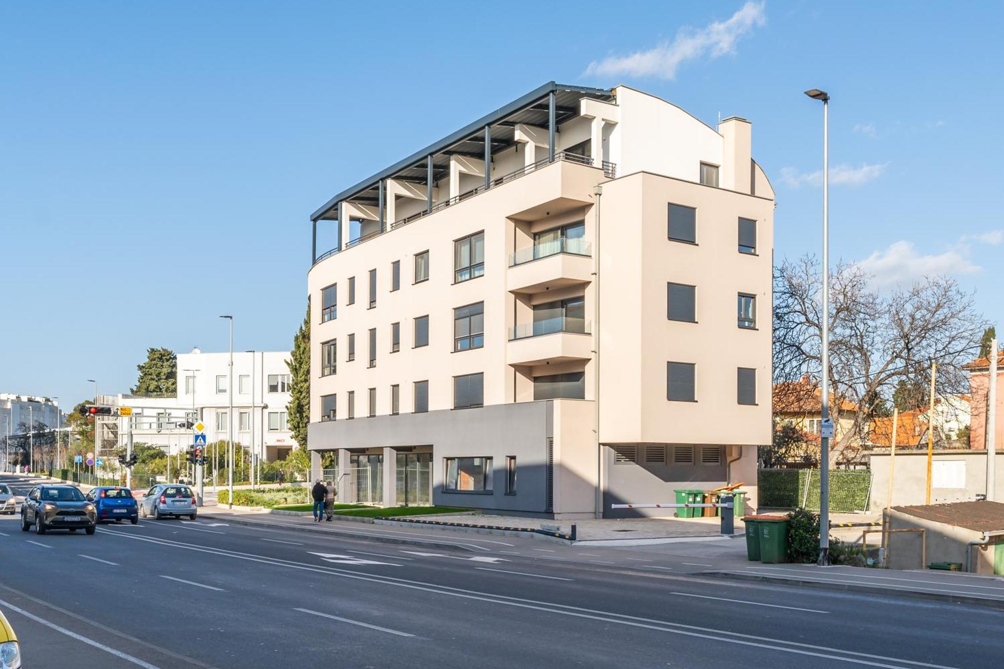 Tres Fenestras Zadar - Private Parking Apartment ภายนอก รูปภาพ