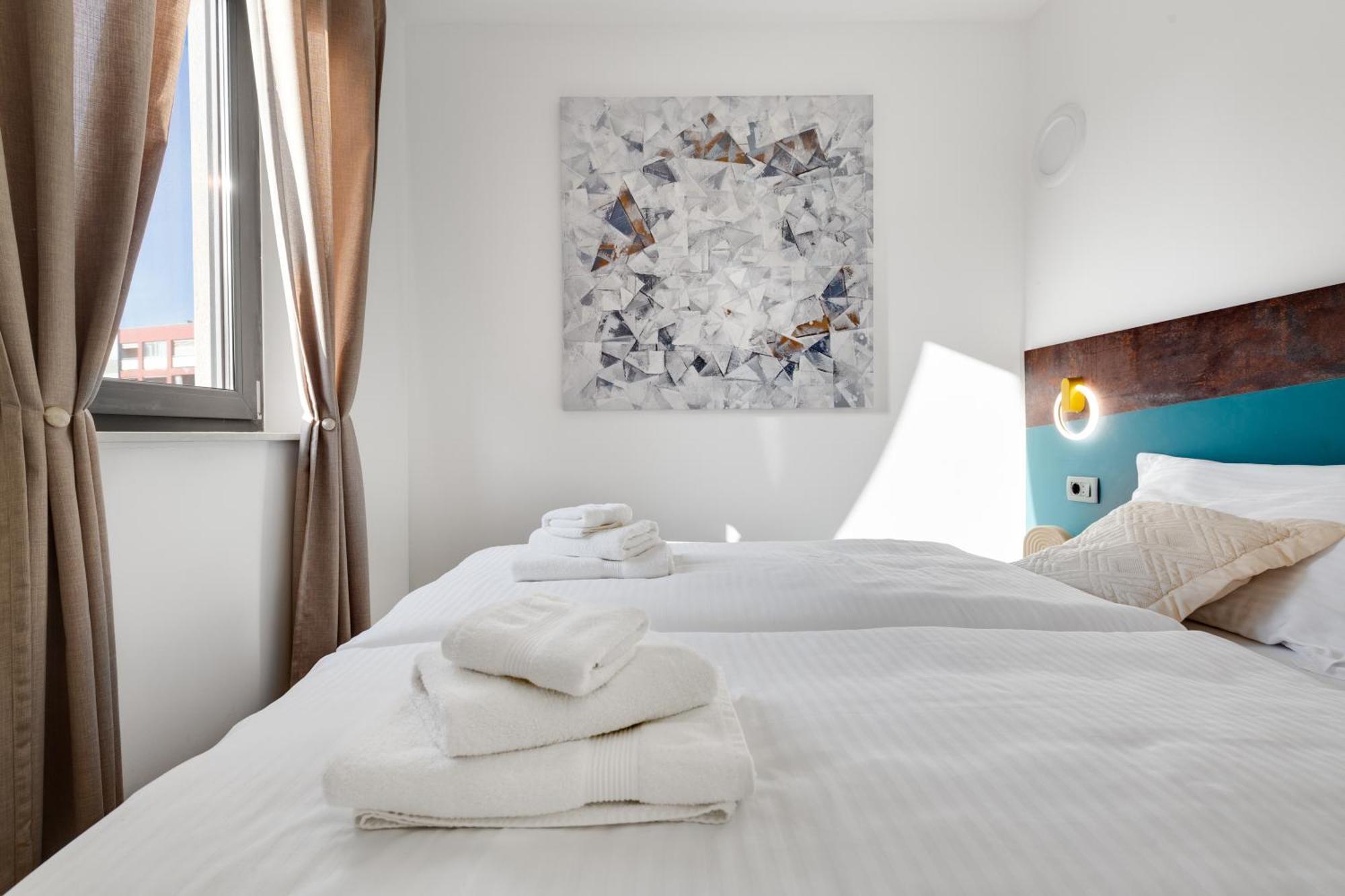 Tres Fenestras Zadar - Private Parking Apartment ภายนอก รูปภาพ